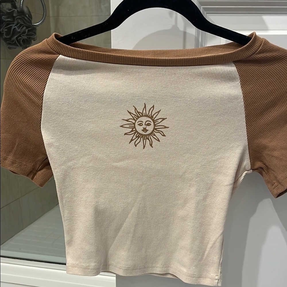 Cream and White Graphic Crop T-shirt
